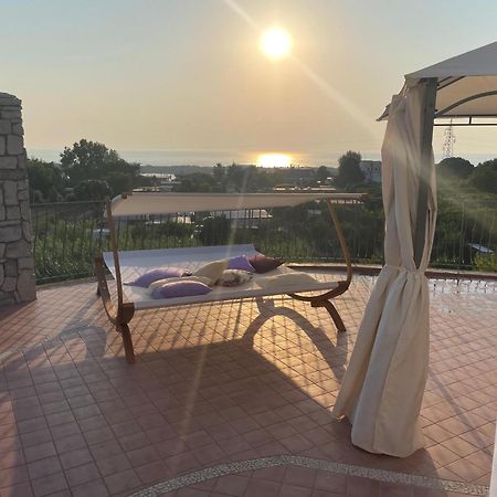 Domus Parva - Villa Con Bio-Piscina, Spa Privata E Appartamenti Panoramici Bacoli Esterno foto