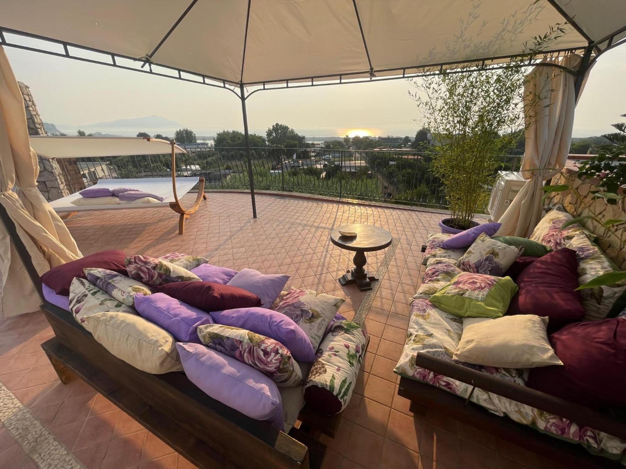 Domus Parva - Villa Con Bio-Piscina, Spa Privata E Appartamenti Panoramici Bacoli Esterno foto